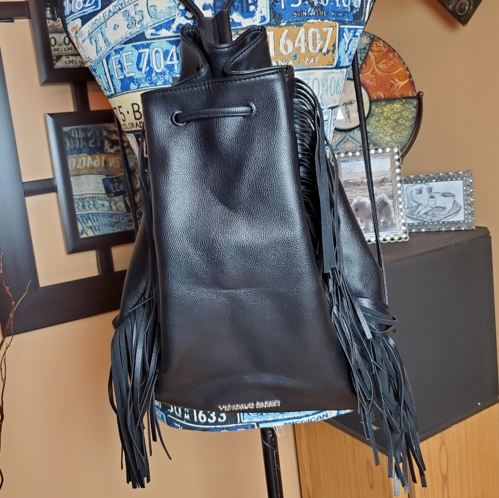VICTORIA'S SECRET BLACK FRINGE BACKPACK STYLE BAG! - Picture 6 of 13